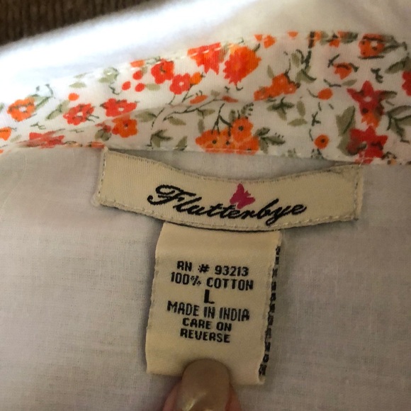 Flutterbye white button down ruffled hemline top - Picture 7 of 8